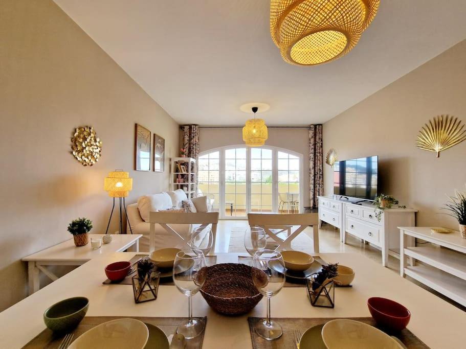 Апартаменты Royal Golf View: 2Br, Pools & Ac Ситио-де-Калаонда Экстерьер фото