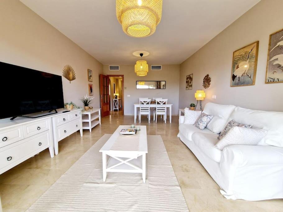 Апартаменты Royal Golf View: 2Br, Pools & Ac Ситио-де-Калаонда Экстерьер фото