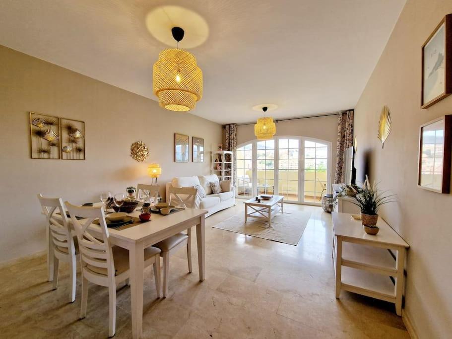Апартаменты Royal Golf View: 2Br, Pools & Ac Ситио-де-Калаонда Экстерьер фото
