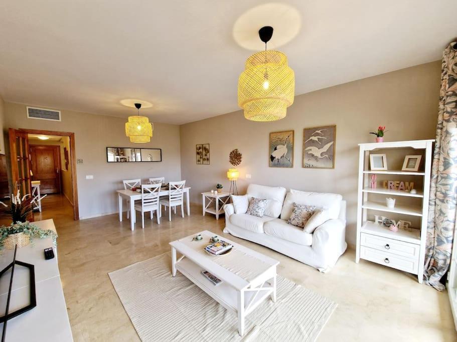 Апартаменты Royal Golf View: 2Br, Pools & Ac Ситио-де-Калаонда Экстерьер фото